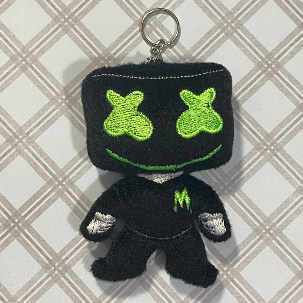 BLACK & GREEN MARSHMALLOW KEYCHAIN